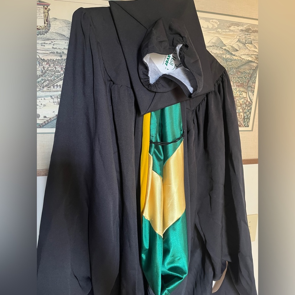 University of Vermont Commencement Gown, Cap and Hood - Master, 5’6” to 5’8” - Picture 2 of 5